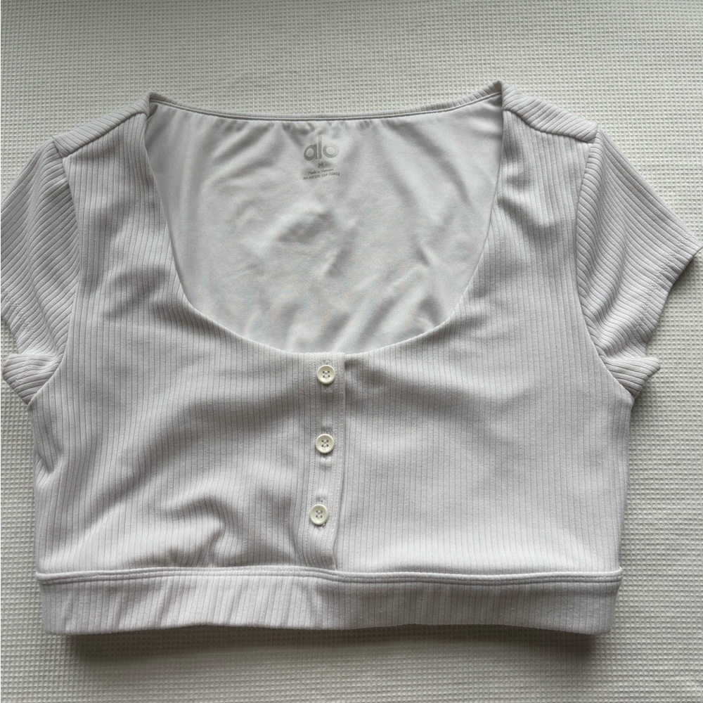 ALO Yoga White Ribbed Scoop-Neck Crop Top with Button Placket